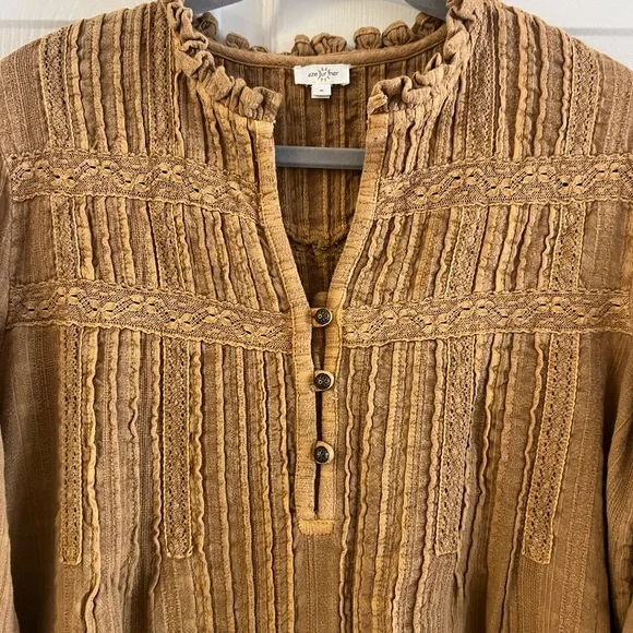 Anthropologie
Eze Sur Mer ochre long balloon sleeve peasant top. Size XS. EUC - Picture 2 of 7